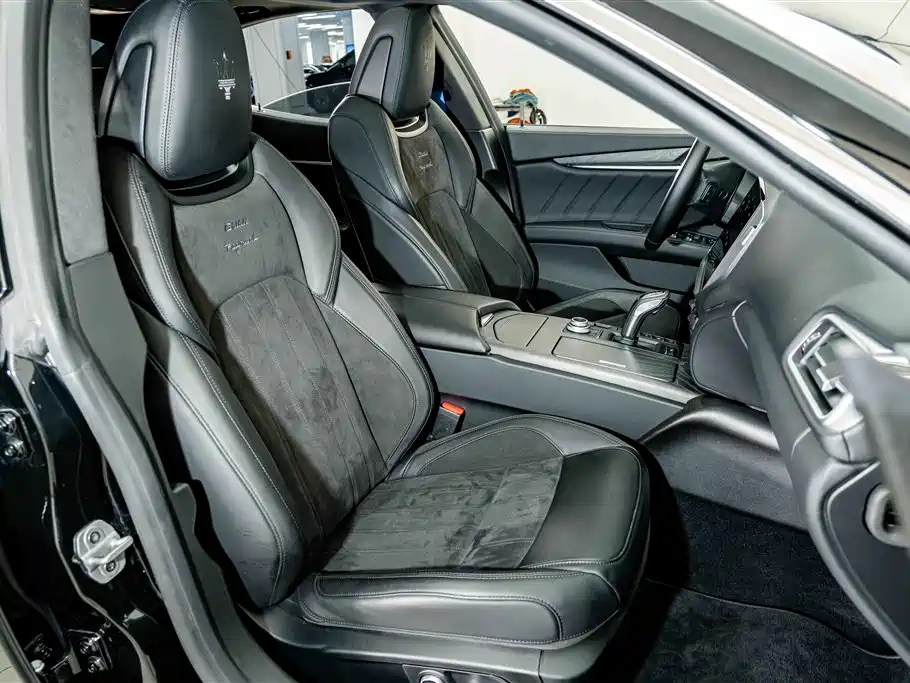 Maserati Ghibli 2022 2021 2.0T Operanera Opera Black Limited Edition