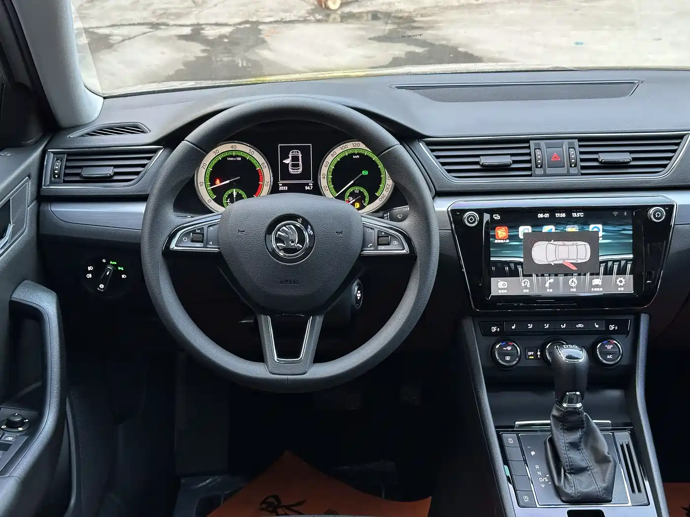 Škoda Superb 2018 TSI330 DSG Comfort Edition China V фото 5