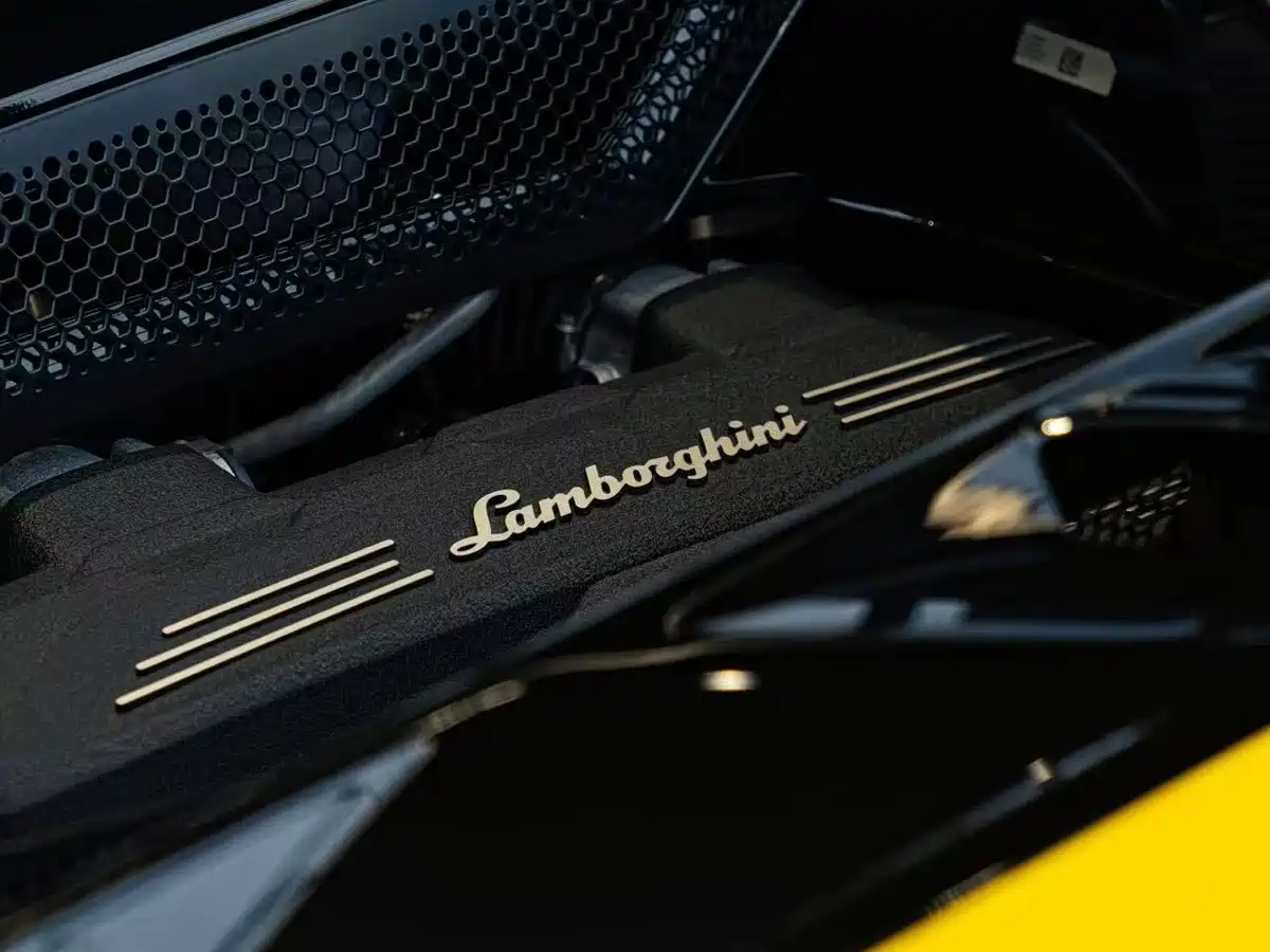 Lamborghini Revuelto 2025 2023 6.5L PHEV Standard