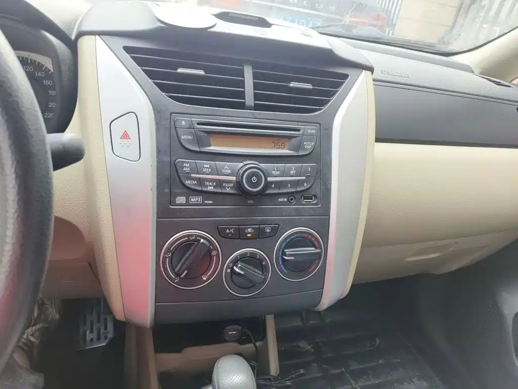 Venucia R50 2014 2013 1.6L Auto Fashion