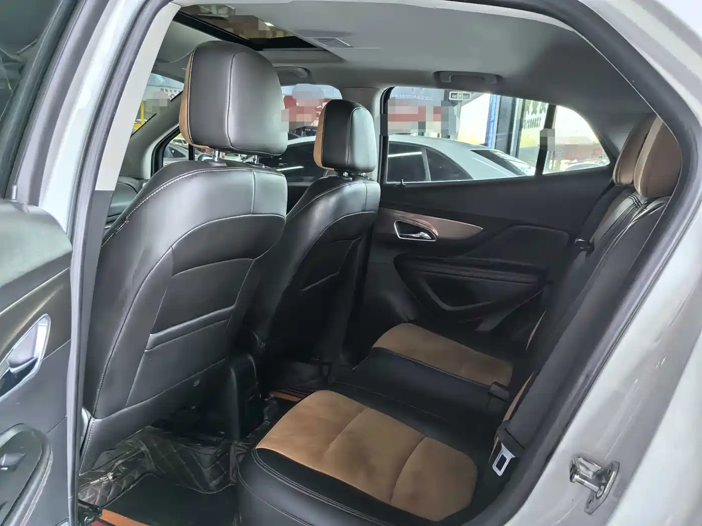 Фото 10 - Buick Encore