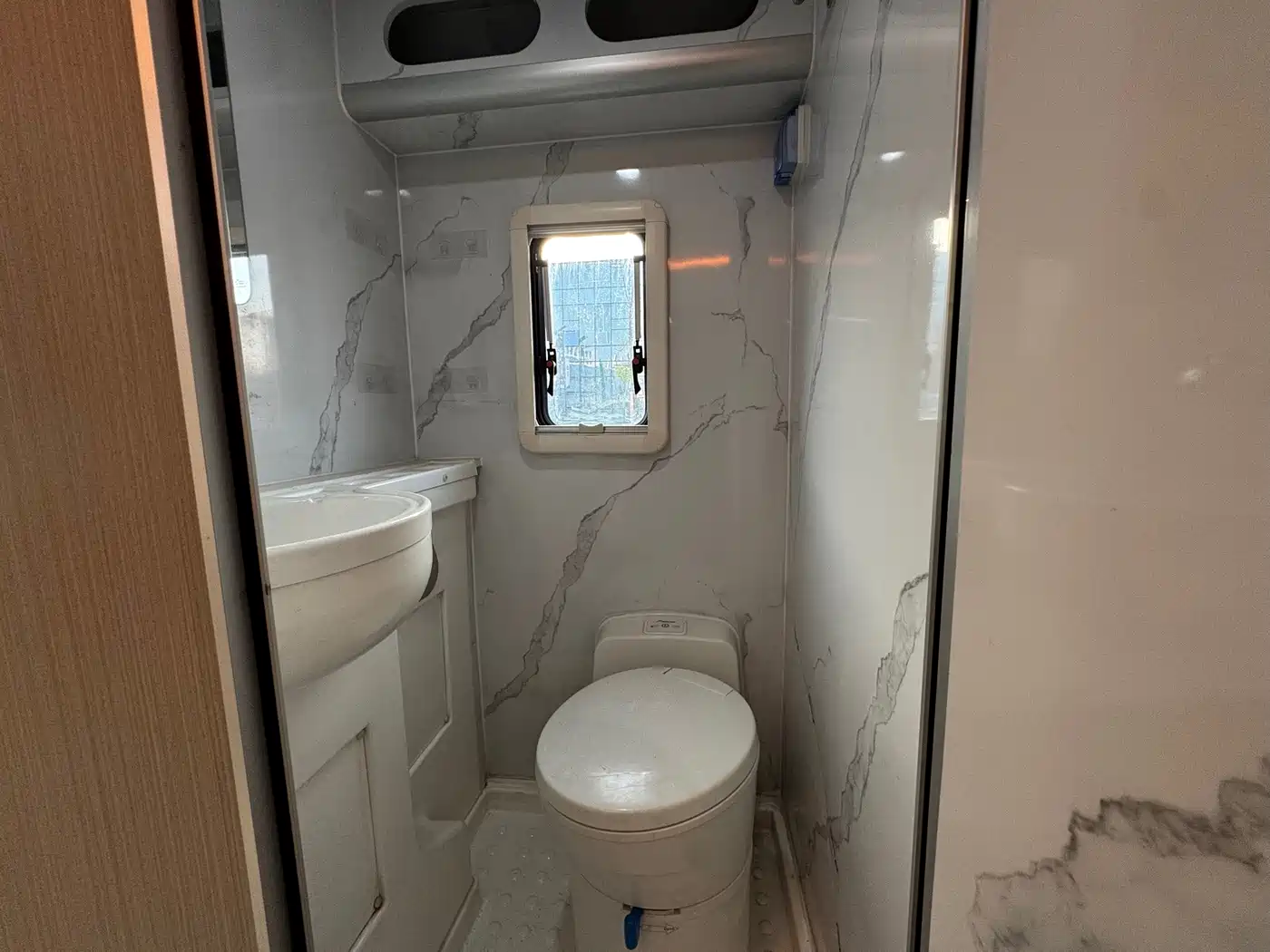 Iveco Daily 2025 2021 3.0T Automatic Type C RV Professional Chassis Long Wheelbase High Roof F1C