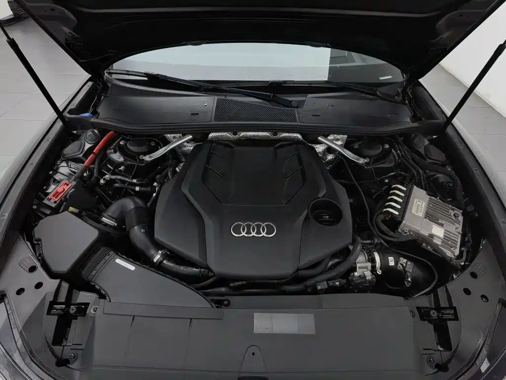 Фото 6 - Audi A6L