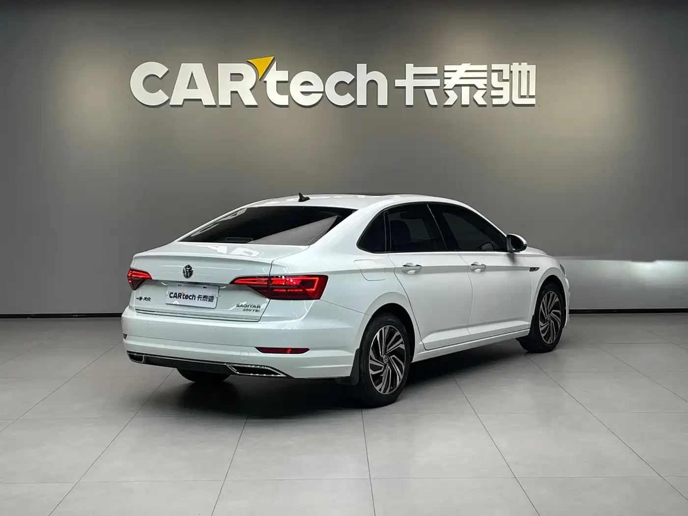 Volkswagen Sagitar 2021 280TSI DSG Luxury Smart Connect фото 4