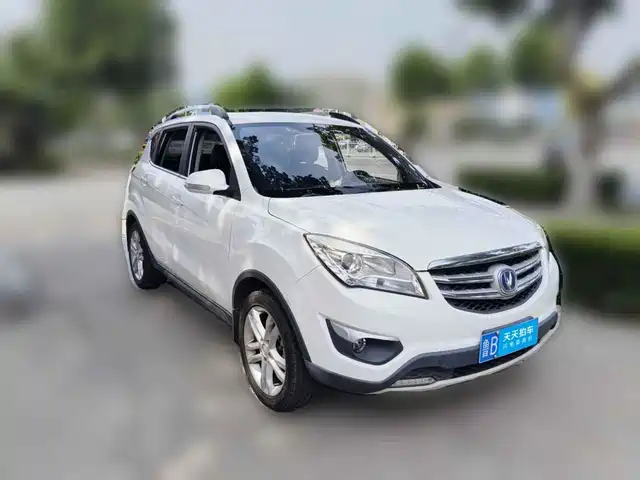 Changan CS35 2016 1.6L Automatic Luxury (China IV) — фото 3