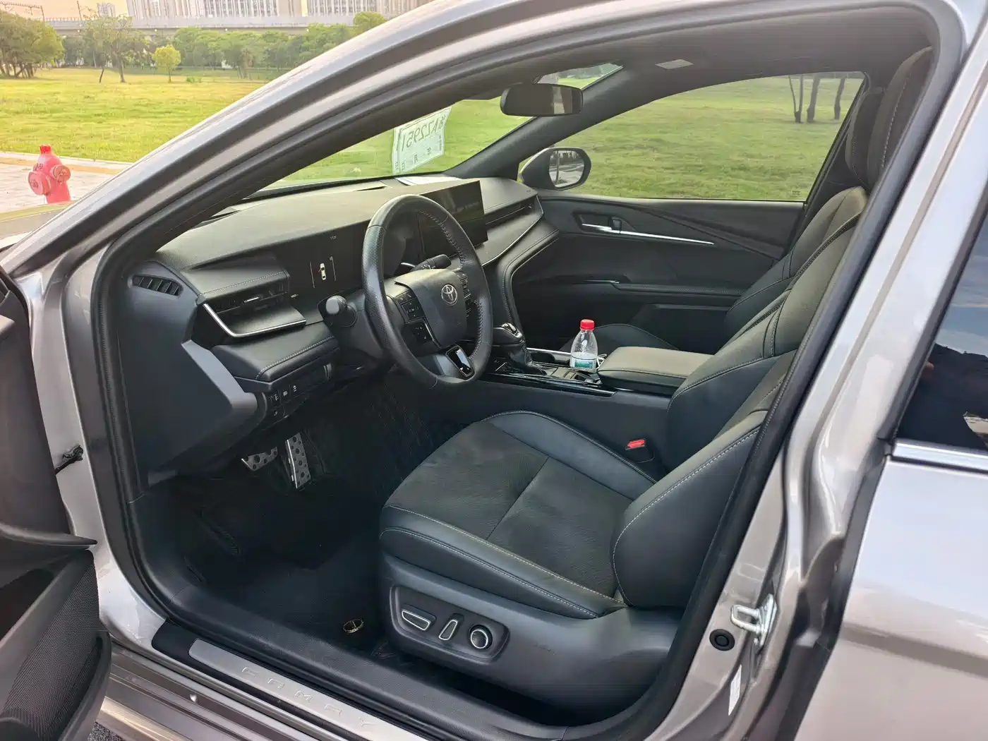 Toyota Camry 2026 Hybrid 2.0HXS Sport Plus Edition фото 5