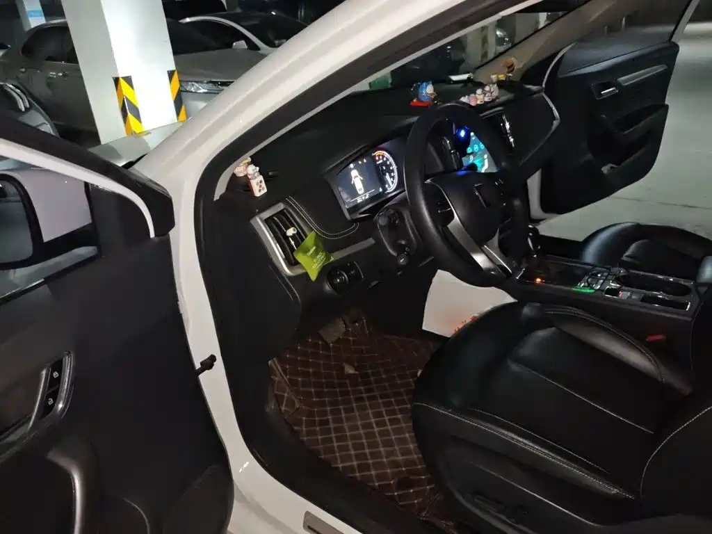 Roewe i6 2021 2020 PLUS 1.6L CVT 4G Connected Glory Flagship Edition
