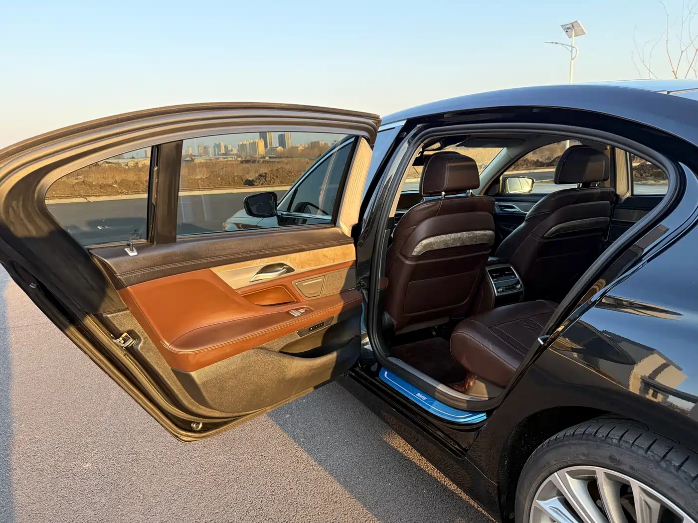 BMW 7 Series 2021 Model 740Li Leading Luxury Package фото 10