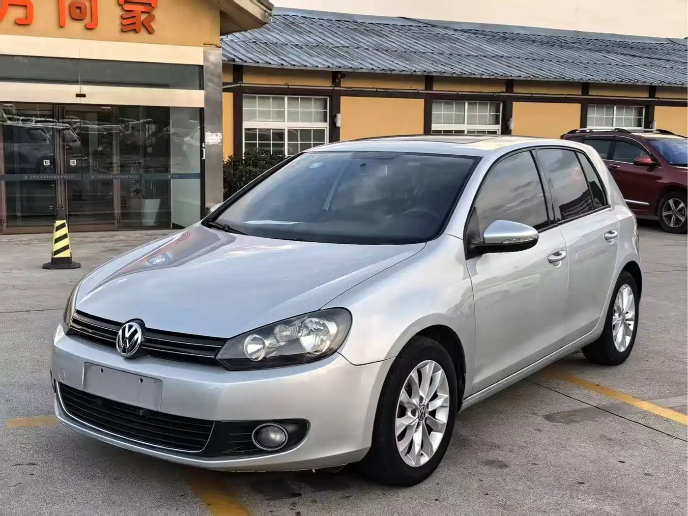 Volkswagen Golf 2012 1.6 Automatic Luxury Edition