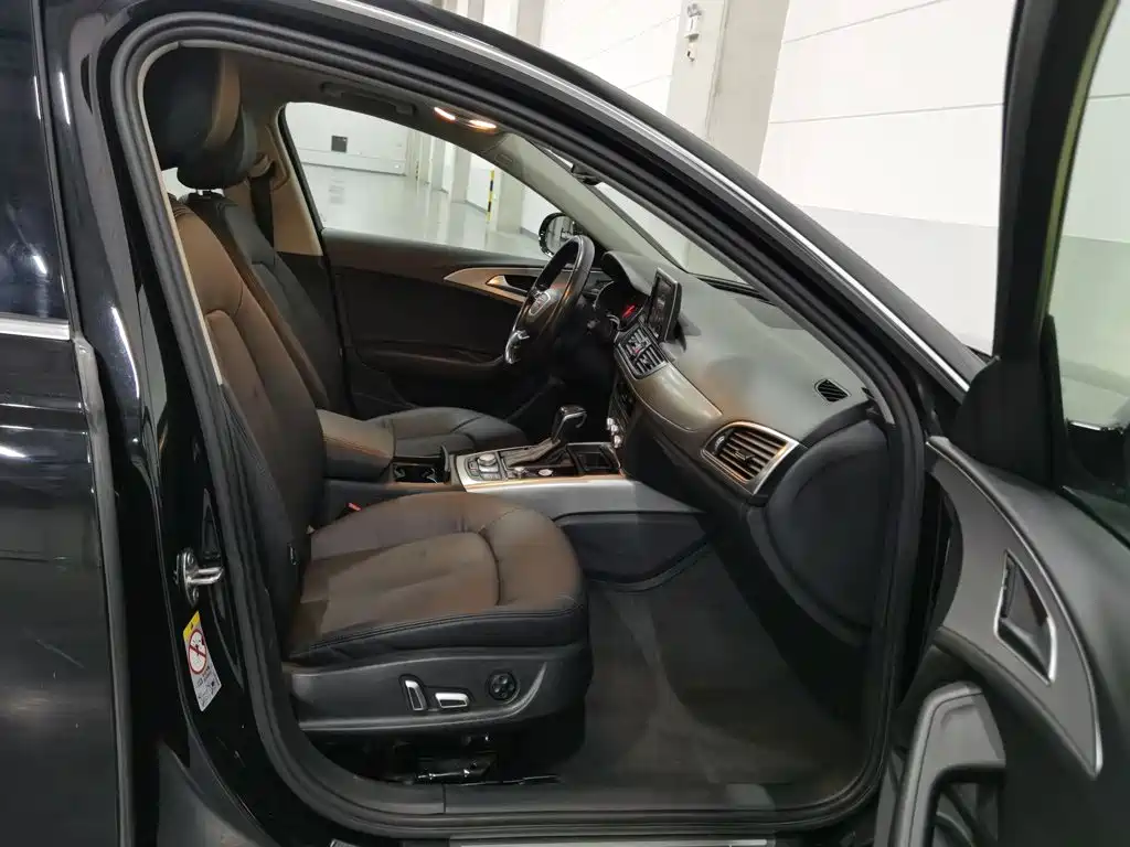 Фото 23 - Audi A6L