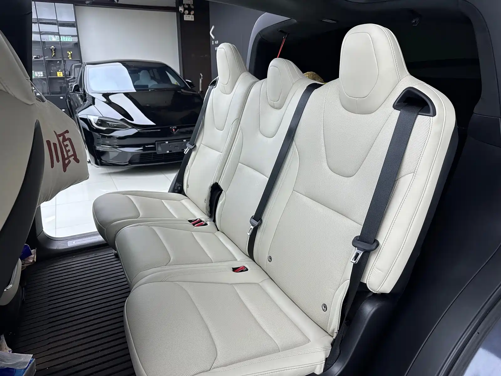 Фото 6 - Tesla Model X