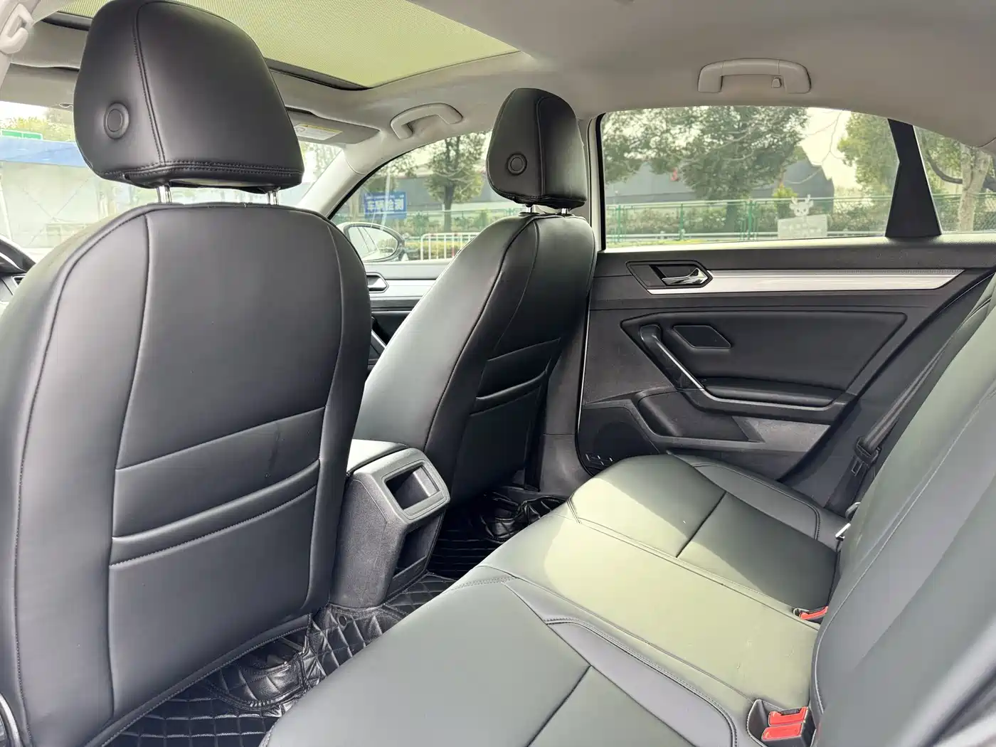 Volkswagen Lamando 2017 230TSI DSG Trend Edition фото 9