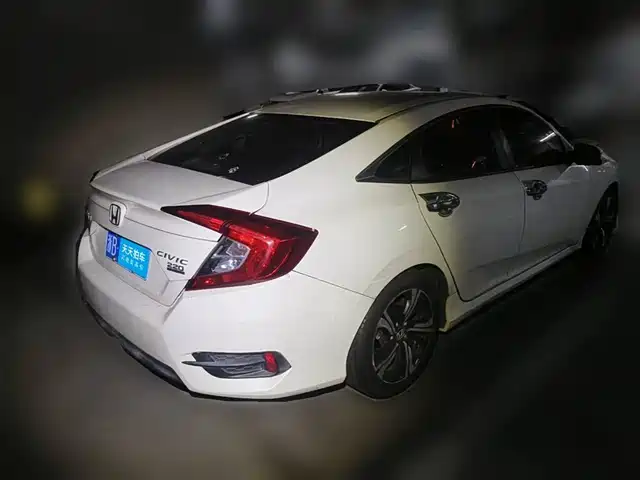 Honda Civic 2016 220TURBO CVT Prestige Edition — фото 5