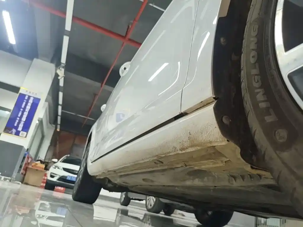 Фото 21 - Volkswagen Golf