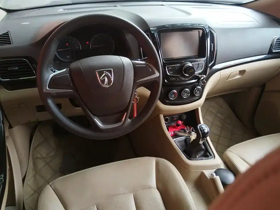 Baojun 730 2014 2014 1.5L Manual Comfort 7-seater