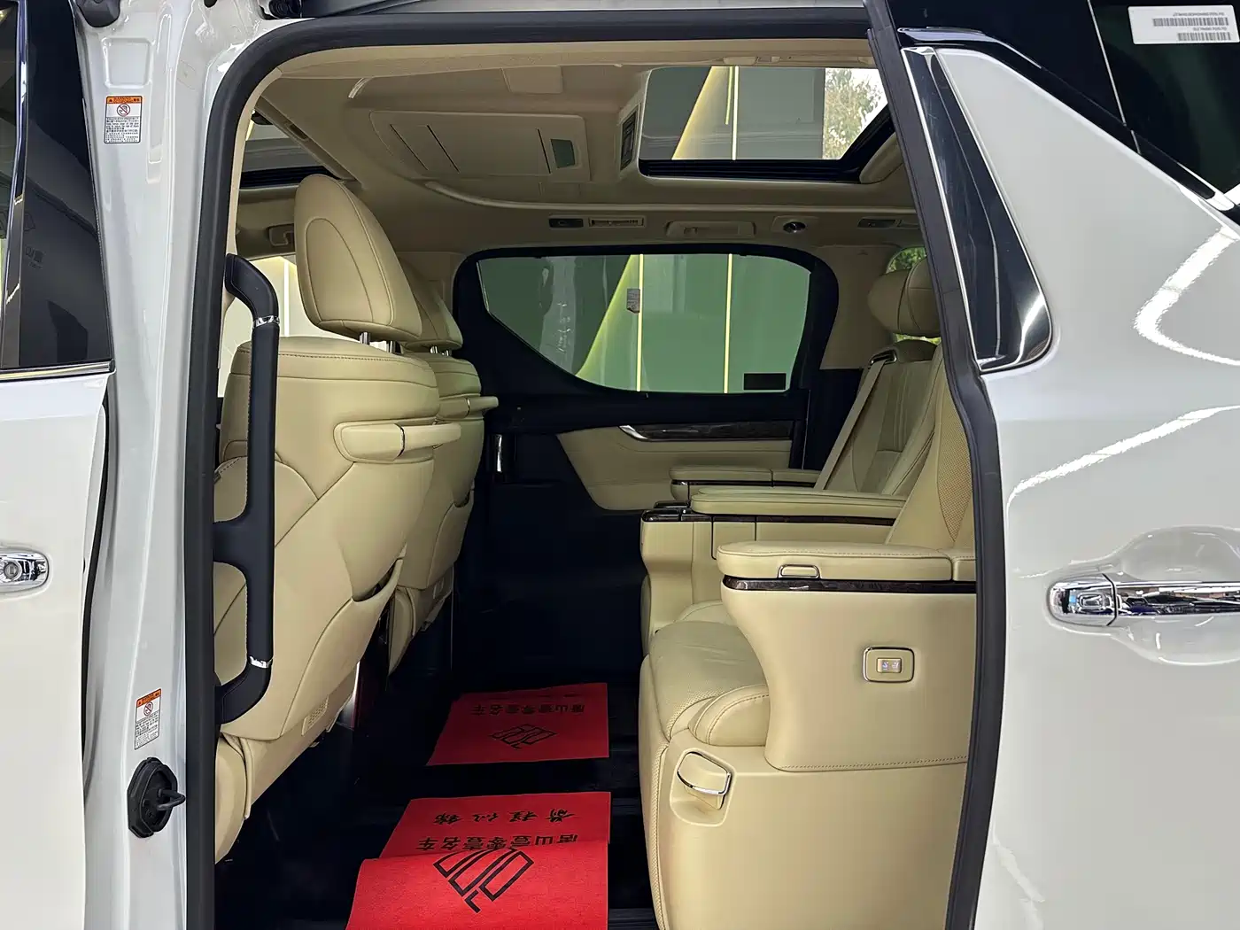 Toyota Alphard 2021 Hybrid 2.5L Premium фото 21