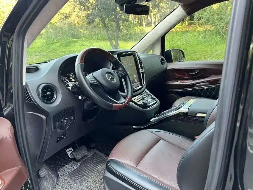 Mercedes-Benz Vito 2018 2.0T Business Edition China VI фото 5