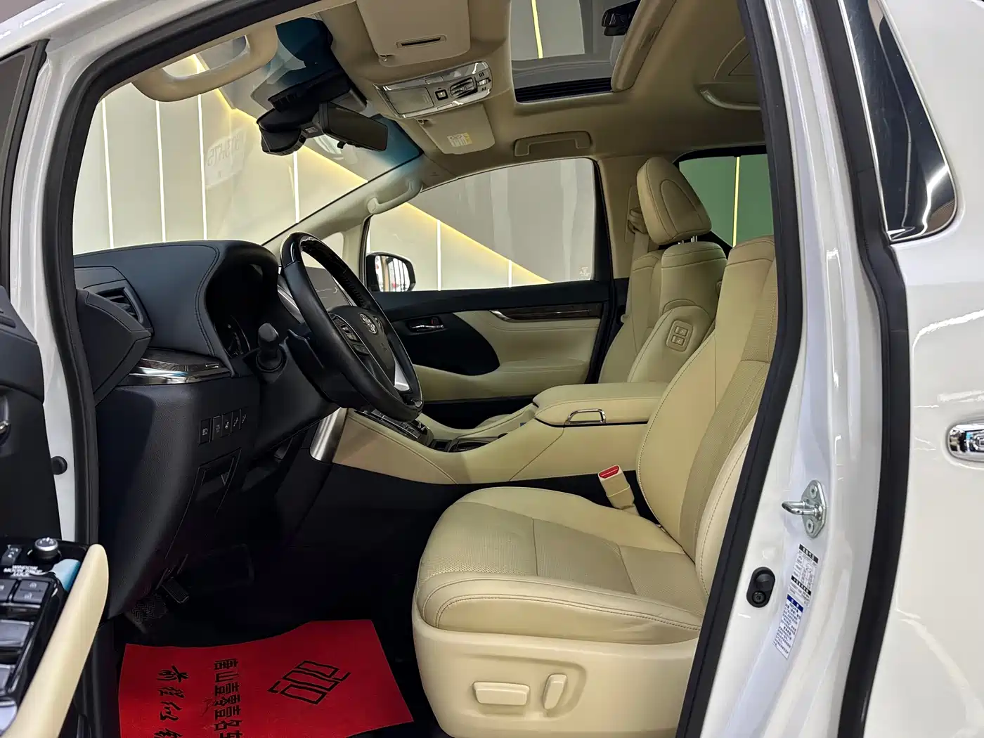 Toyota Alphard 2021 Hybrid 2.5L Premium фото 11