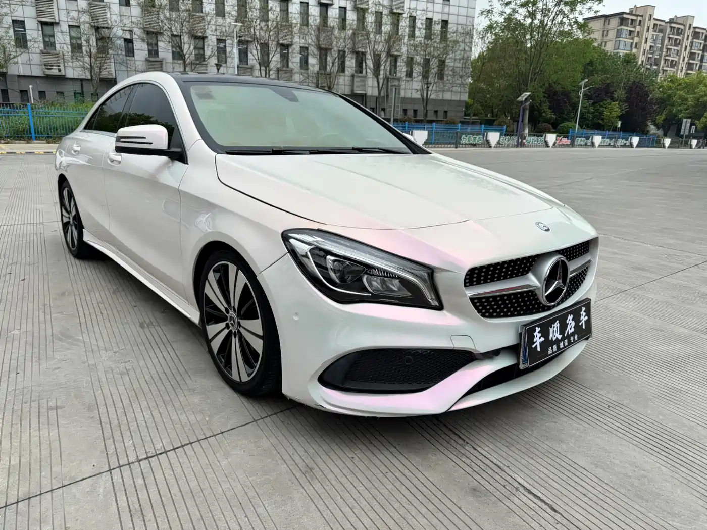 Mercedes-Benz CLA (Import) 2016 CLA 200 Fashion фото 2