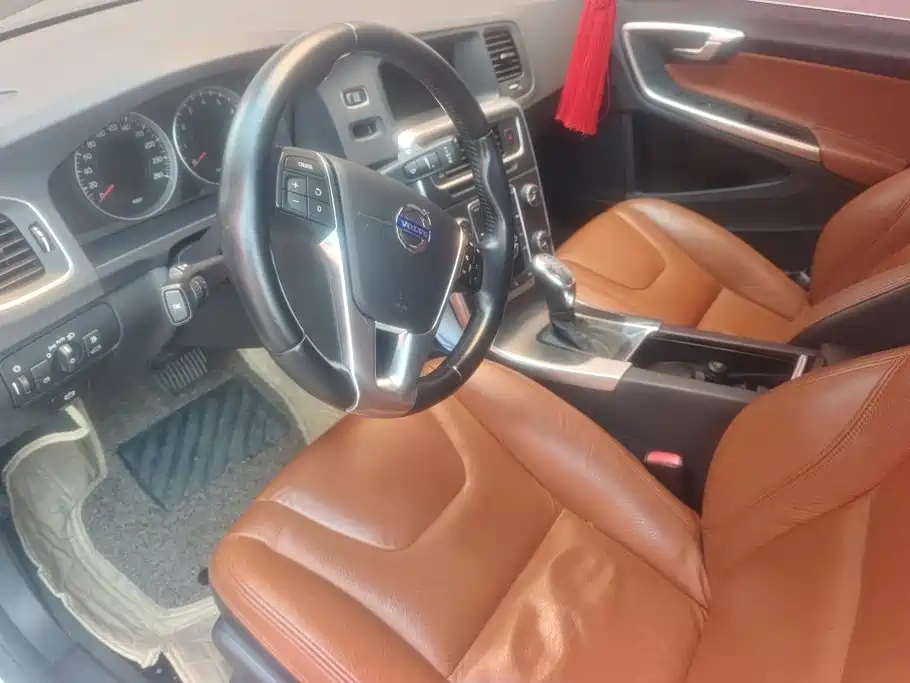 Volvo S60 (Import) 2013 2013 Model T5 Comfort Edition