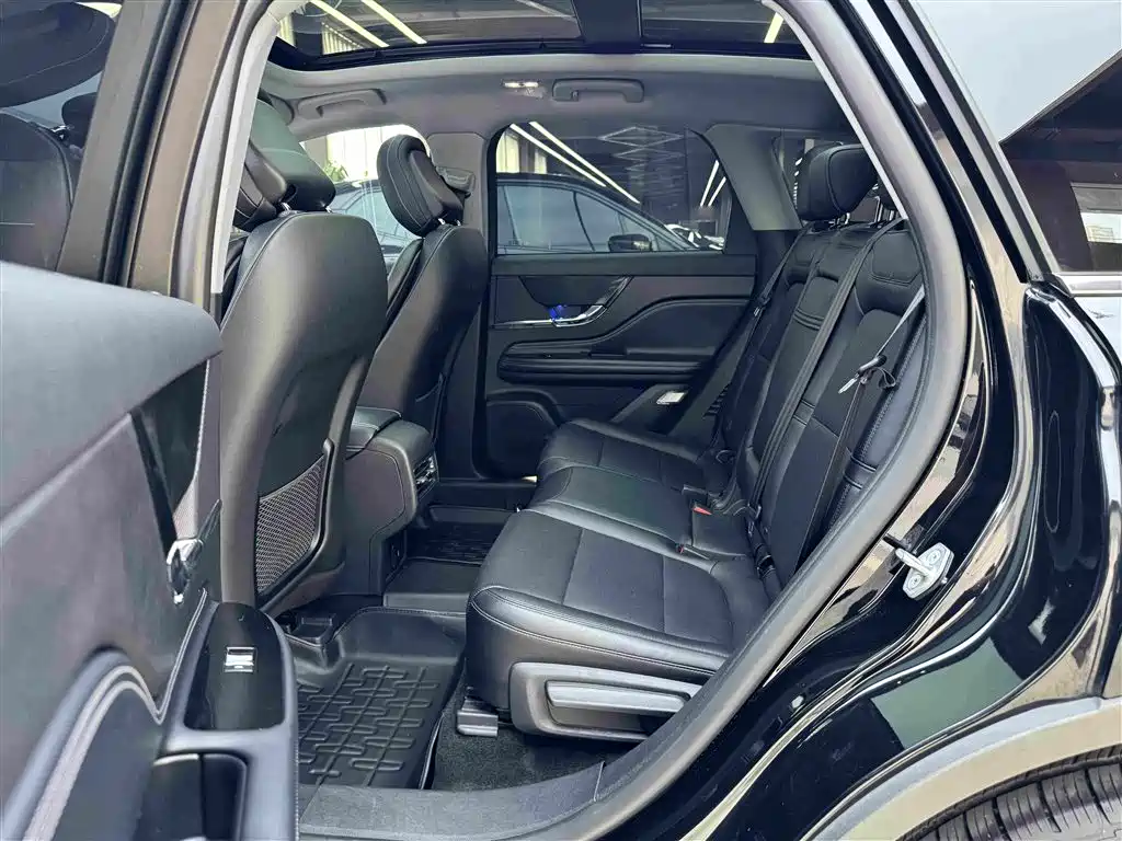 LINCOLN ADVENTURER