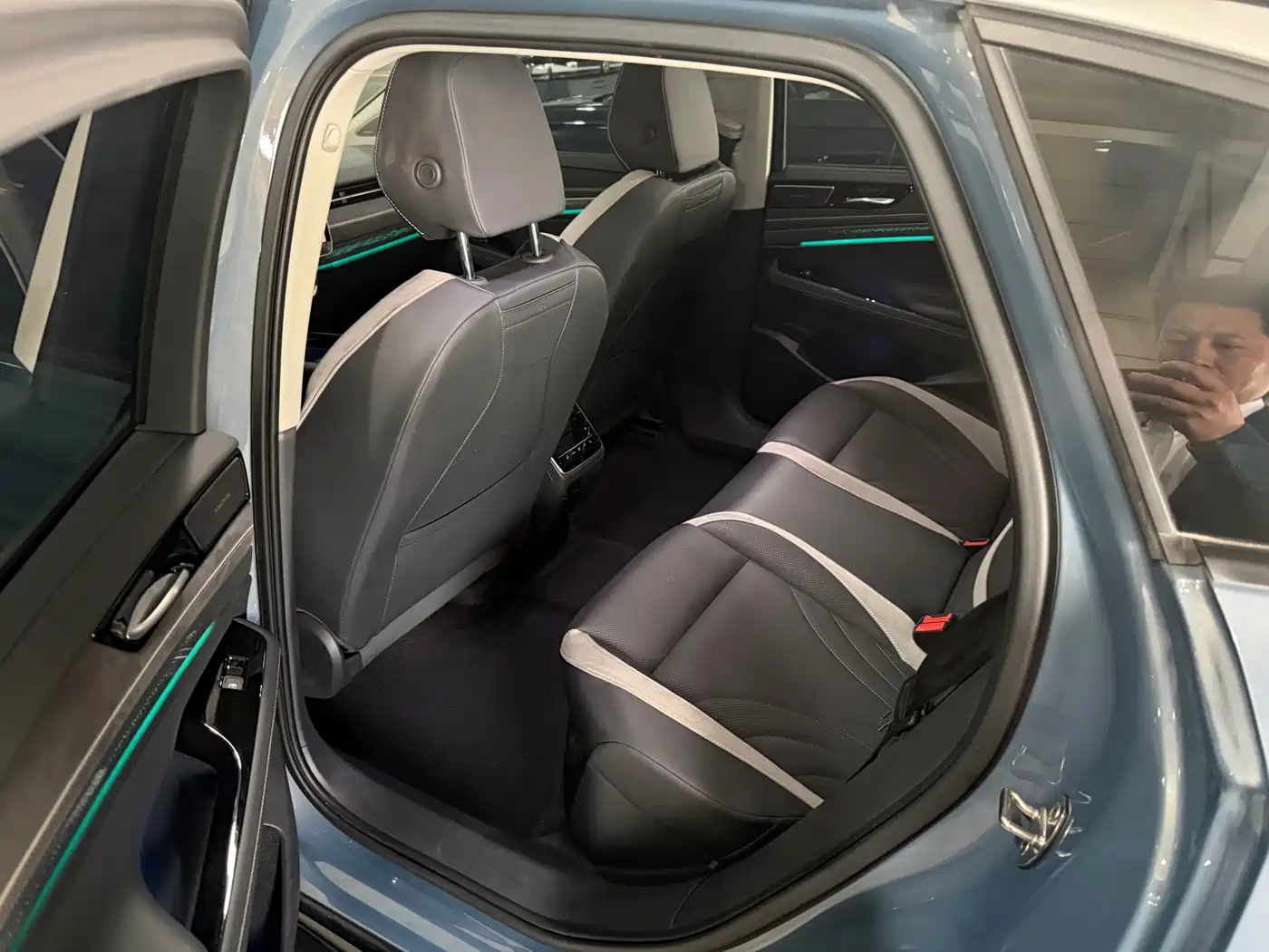 VOLKSWAGEN ID.7 VIZZION