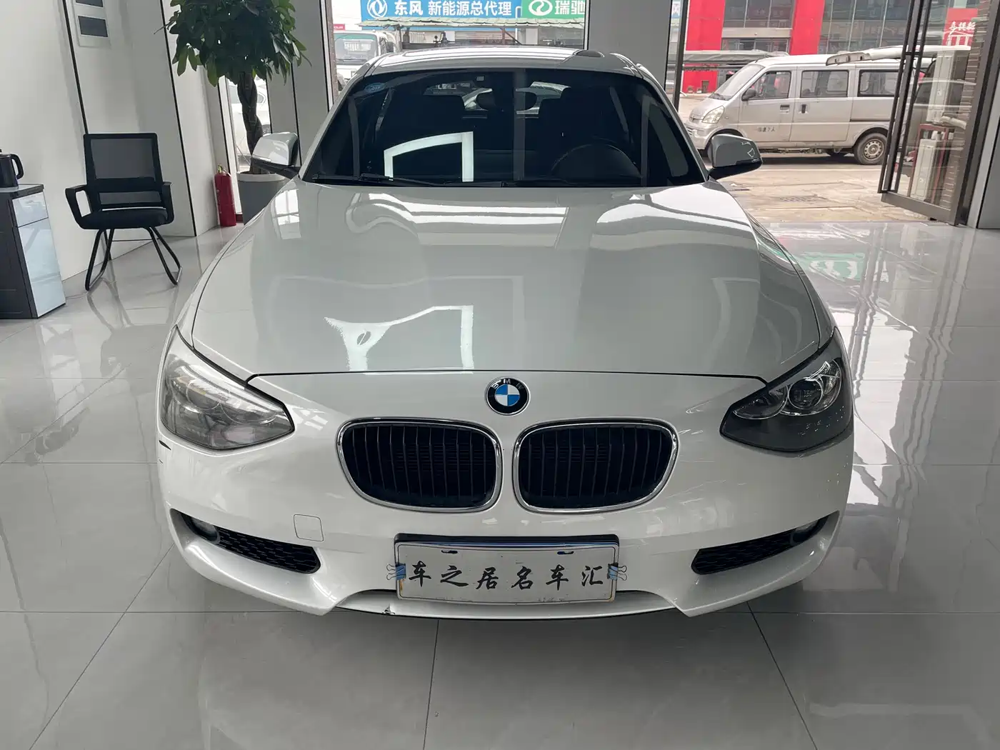 BMW 1 Series (Import) 2013 Facelift 116i Leading Model фото 2