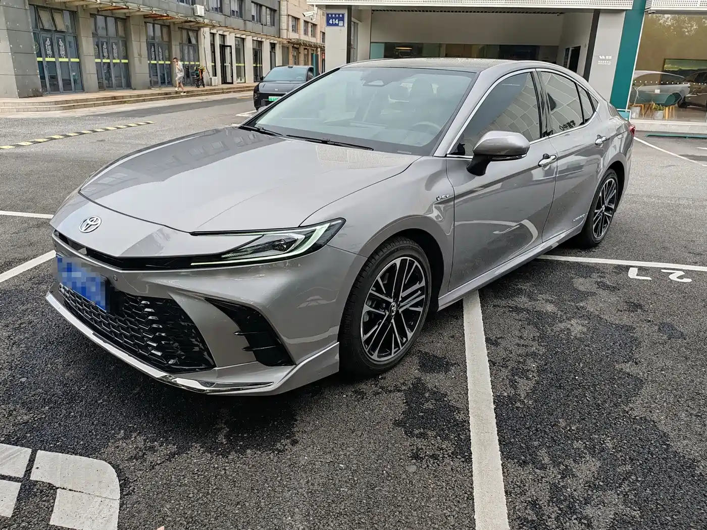 Фото 1 - Toyota Camry