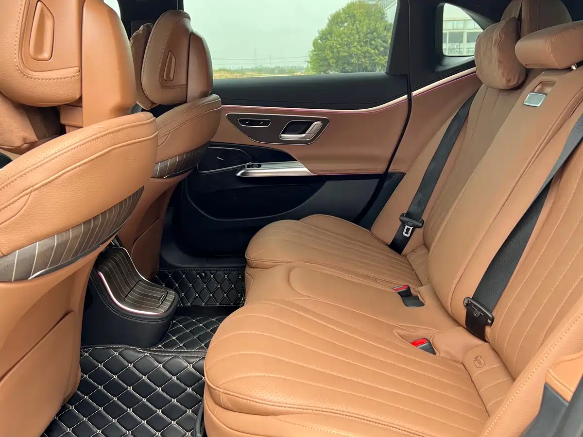 Mercedes-Benz E-Class 2026 E 300 L Fashion фото 6