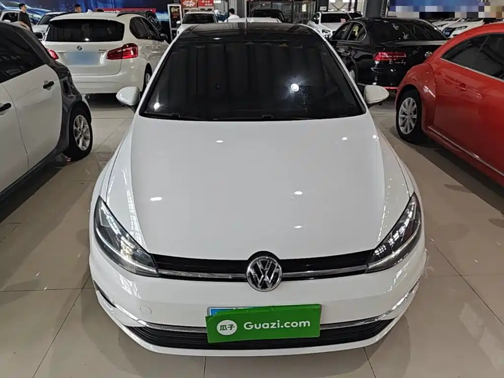 Фото 3 - Volkswagen Golf