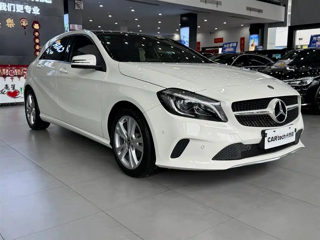 Mercedes-Benz A-Class (Import) 2017 Facelift A 200 Dynamic фото 3