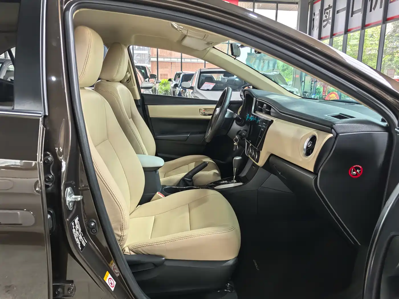 Toyota Corolla 2017 Facelift 1.2T S-CVT GL фото 10