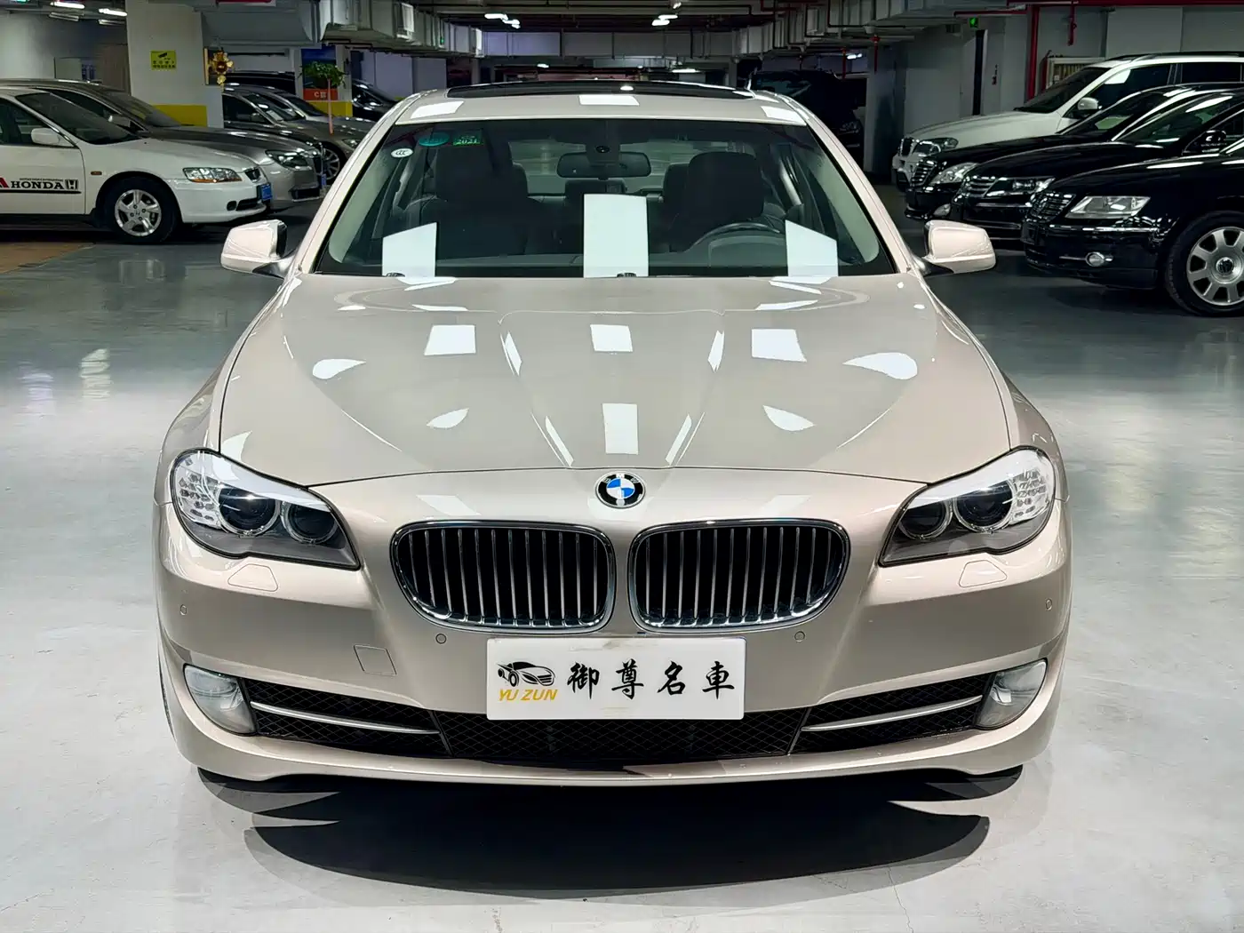 BMW 5 Series (Import) 2011 535i Luxury Sport фото 2
