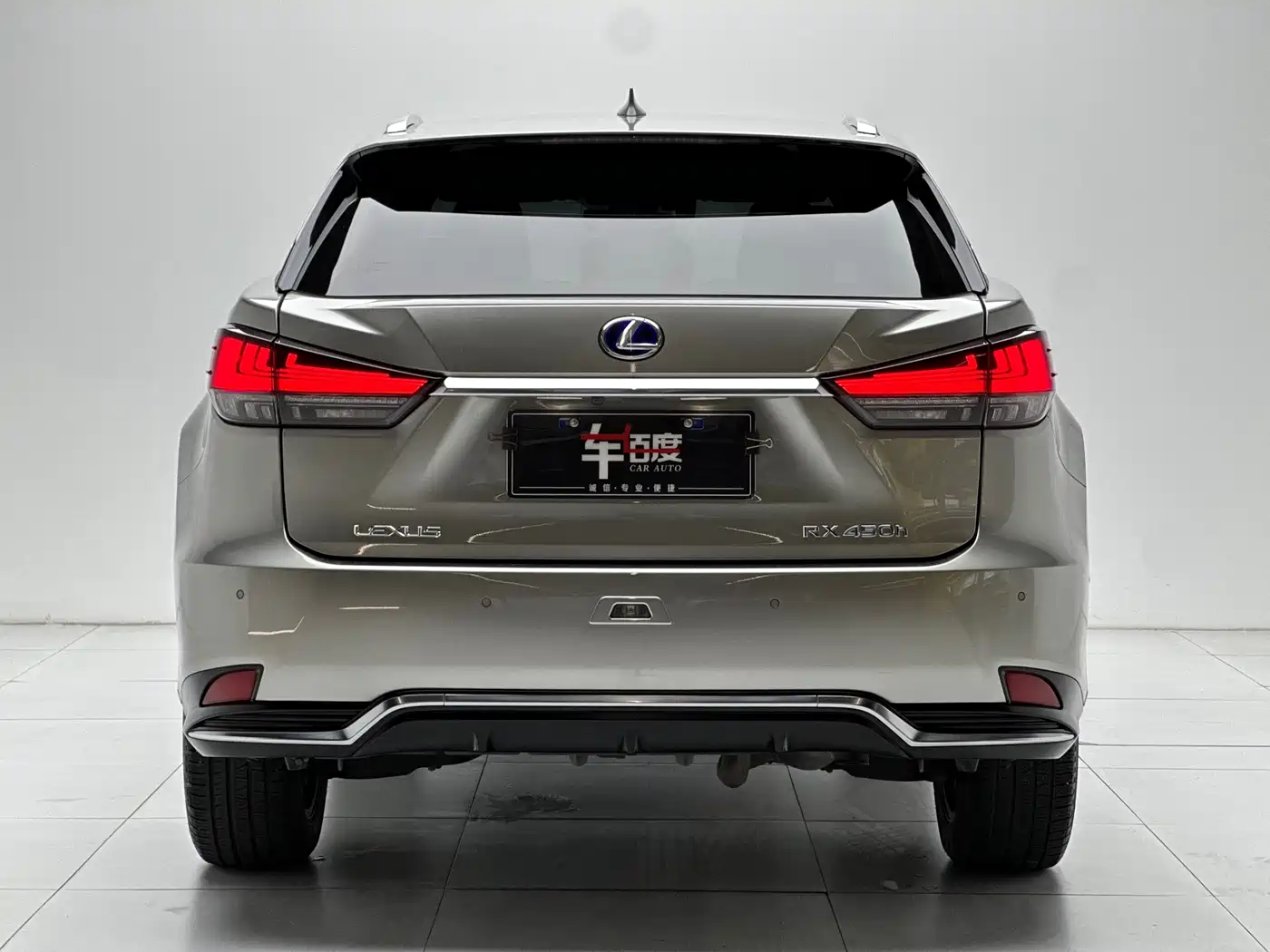 Photo 5 - Lexus RX