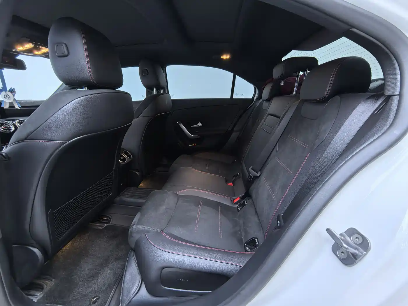 Mercedes-Benz A-Class 2024 A 200 L Fashion Edition фото 15