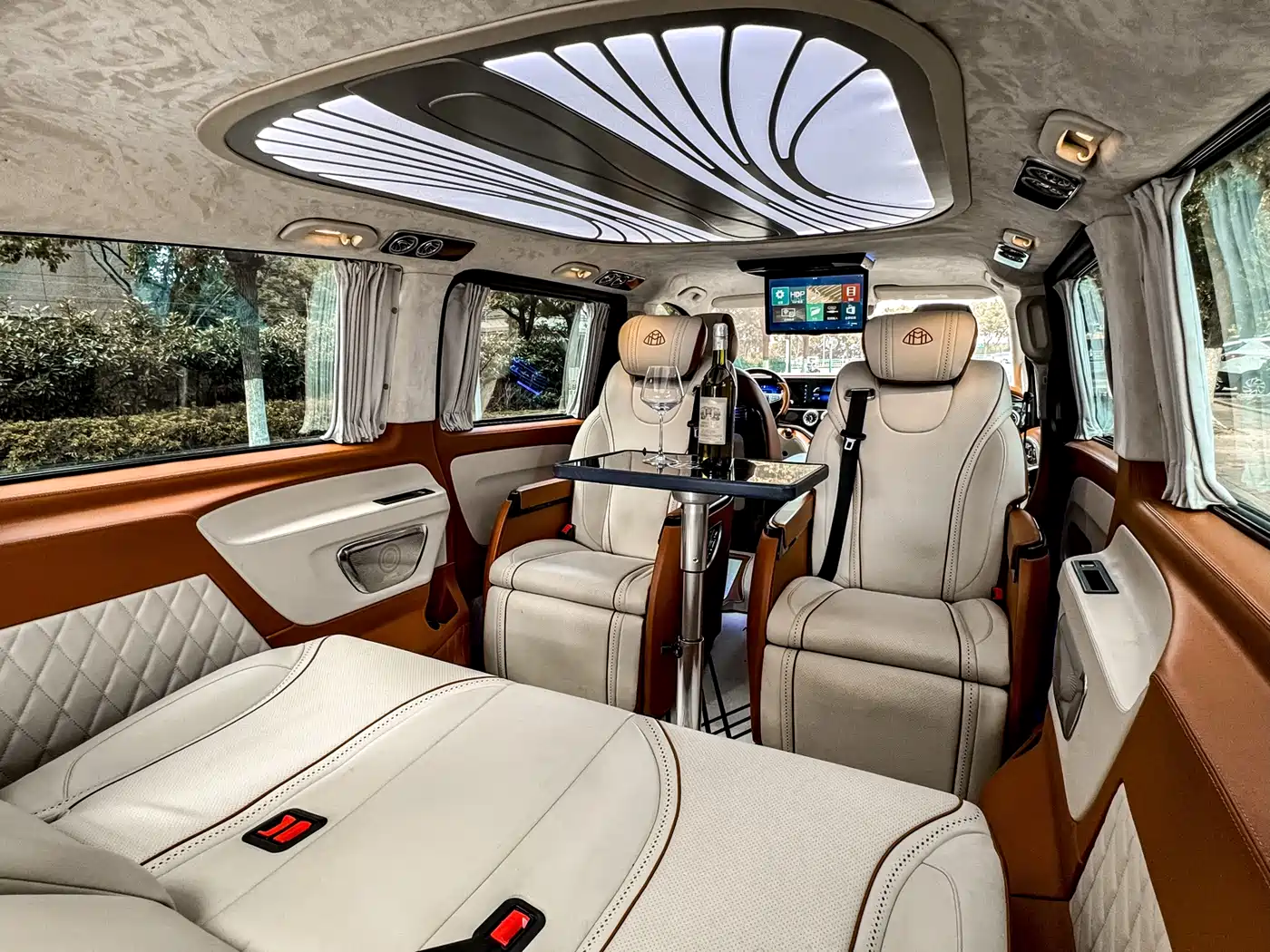 Mercedes-Benz Vito 2023 2.0T Business 7-Seater фото 24