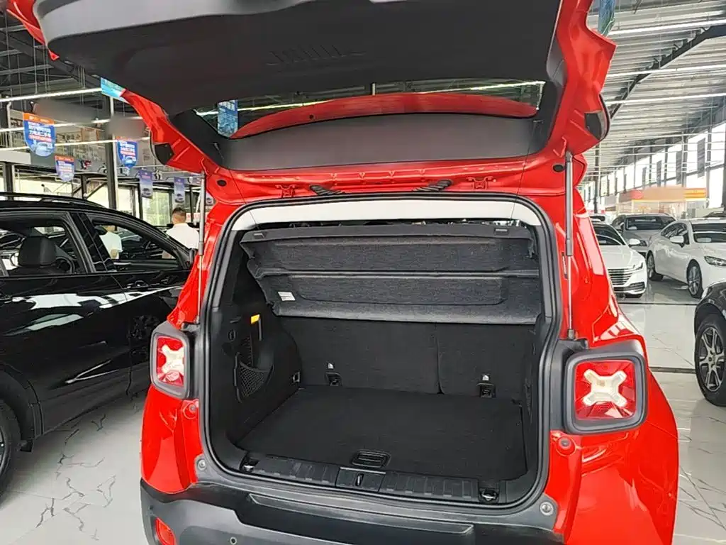 Jeep Renegade 2019 2018 Connected Large Screen Edition 180T Automatic High Energy