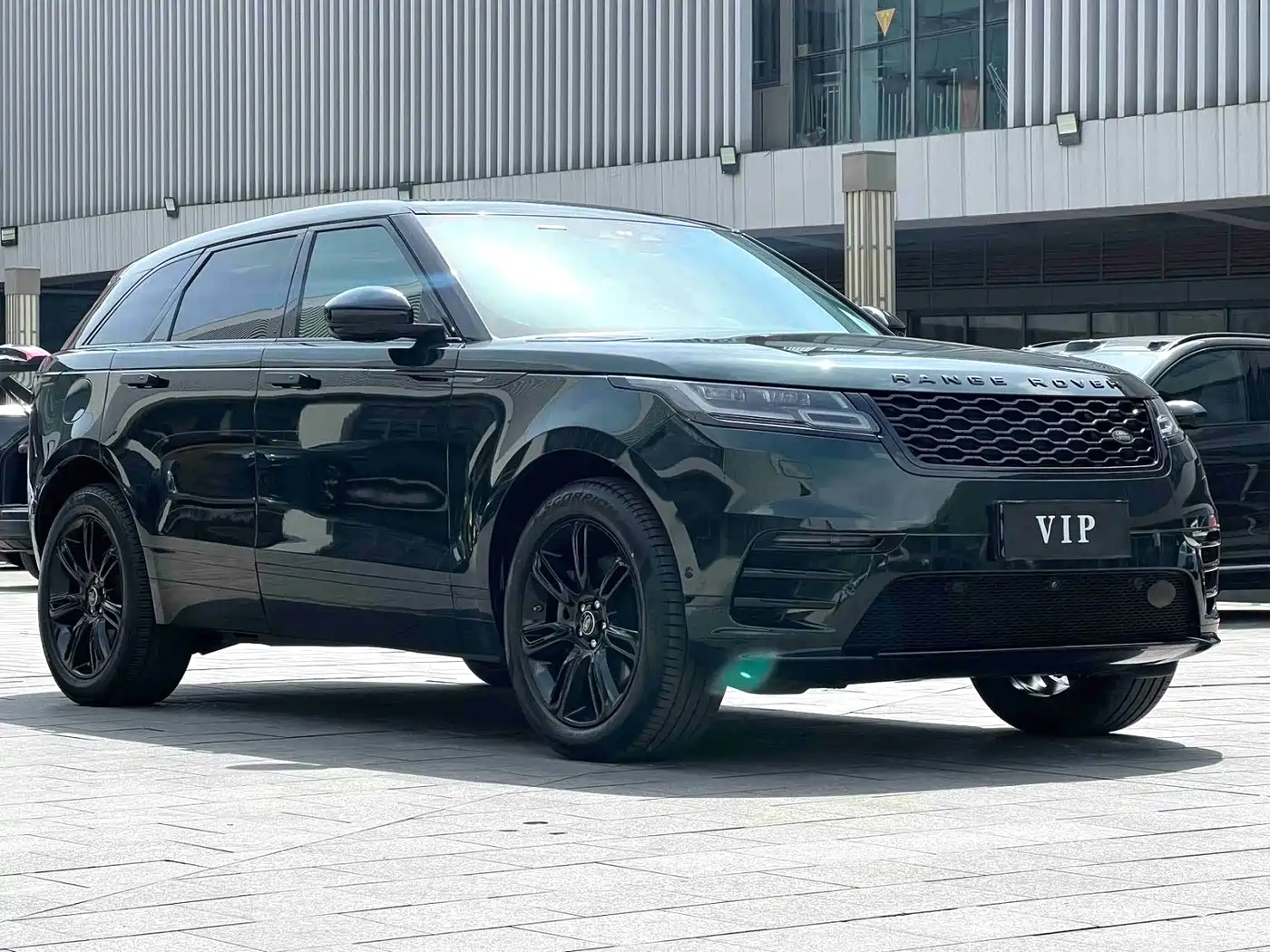 Land Rover Range Rover Velar 2021 P250 Gloss Black Collector's Edition фото 3