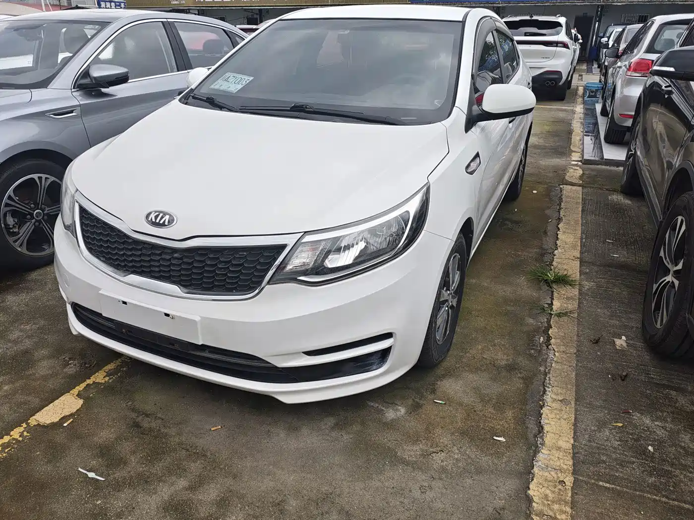 Kia K2 2017 2015 Sedan 1.4L AT GLS
