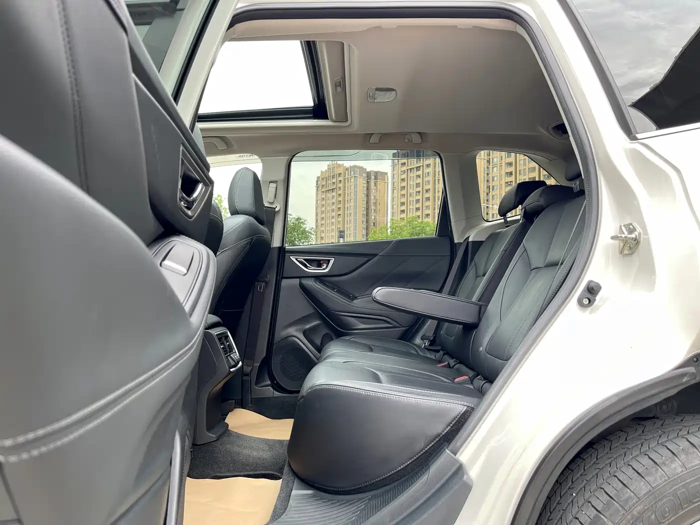 SUBARU FORESTER