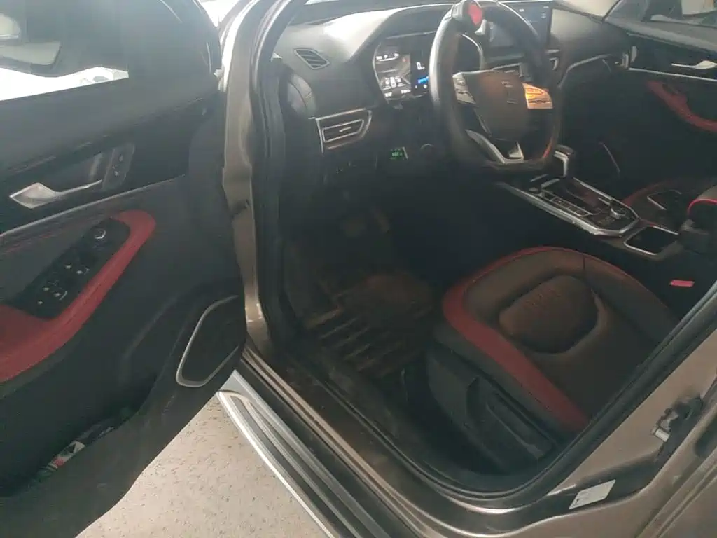 Besturn T33 2019 2019 1.6L Automatic Luxury China VI