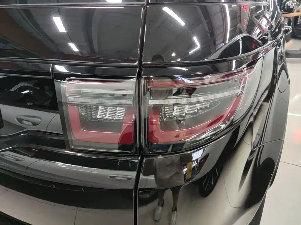 Фото 8 - Land Rover Discovery Sport
