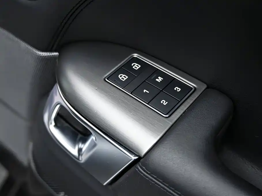 Land Rover Range Rover Sport PHEV 2022 P400e SE фото 29