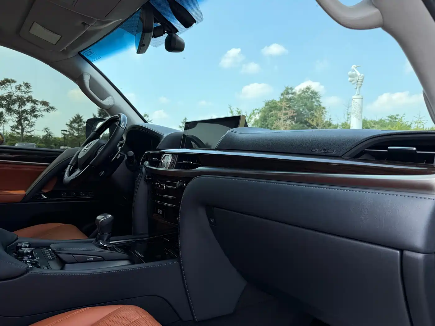 Фото 22 - Lexus LX