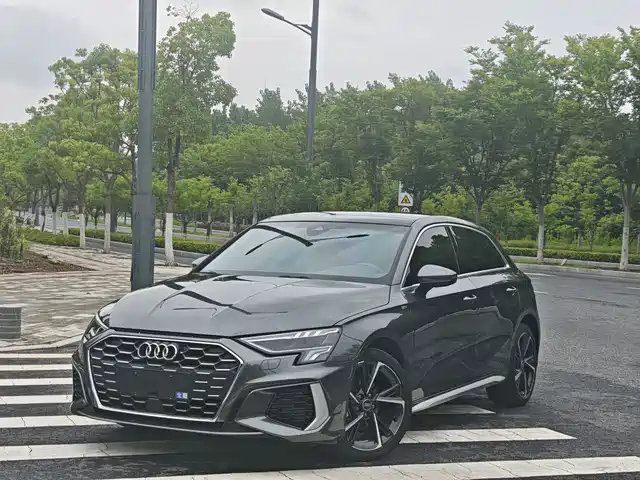 Audi Audi A3 2023 Facelift Sportback 35 TFSI Fashion Sport