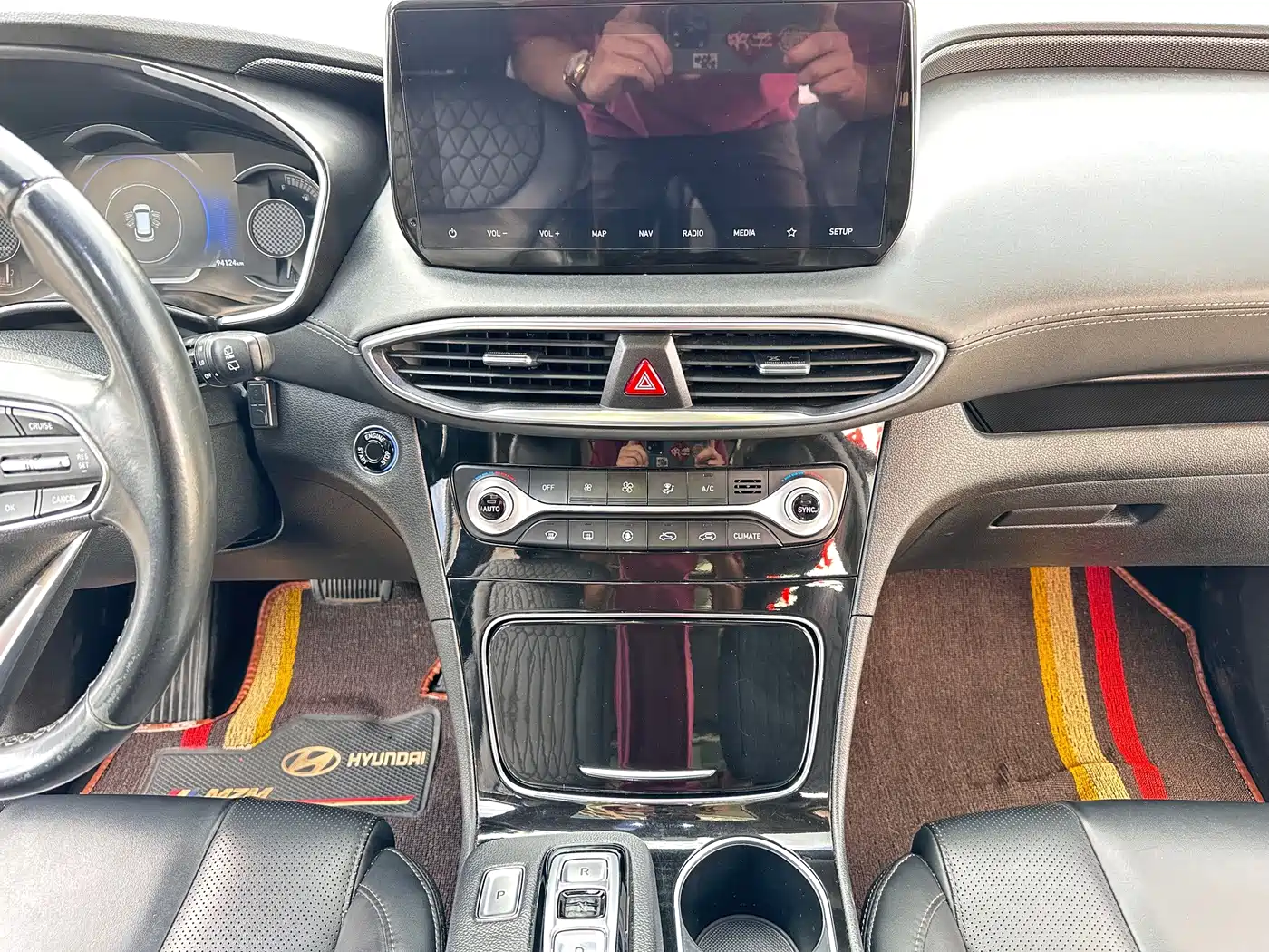 Фото 16 - Hyundai Santa Fe