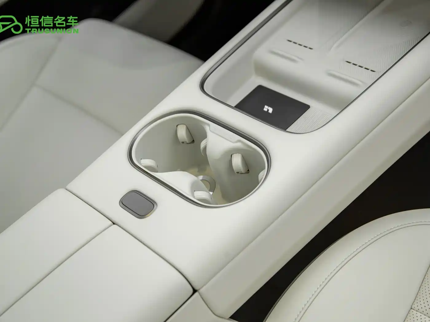 Li Auto i6 2026 2025 2WD Base Model