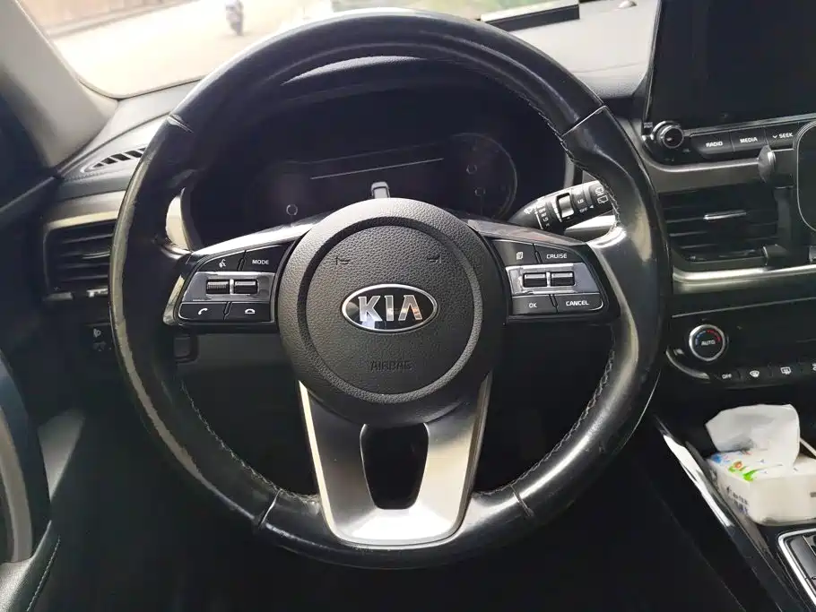 Фото 15 - Kia Sportage
