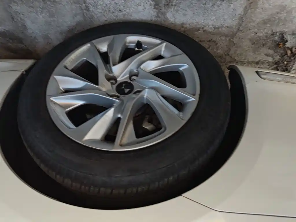 DS 5LS 2015 2014 1.8L Elegance VTi140