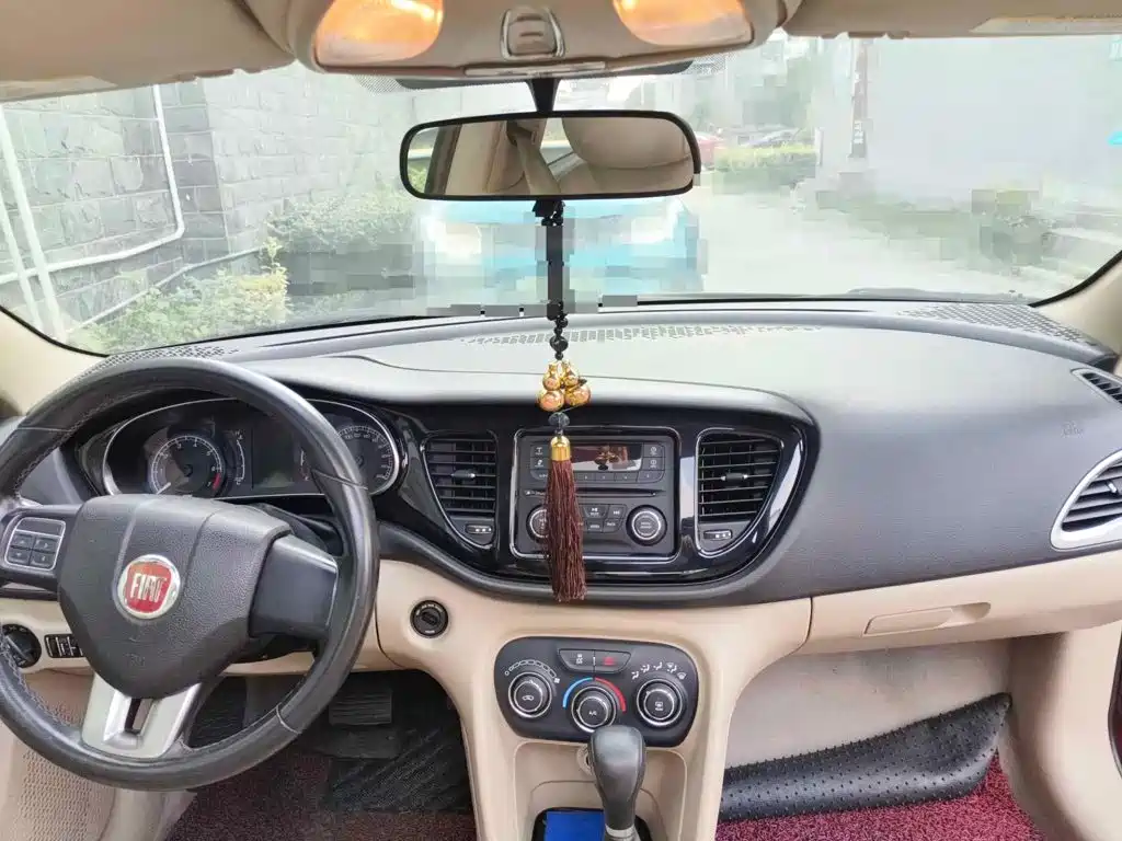 Fiat Viaggio 2013 2012 1.4T Auto Power Edition